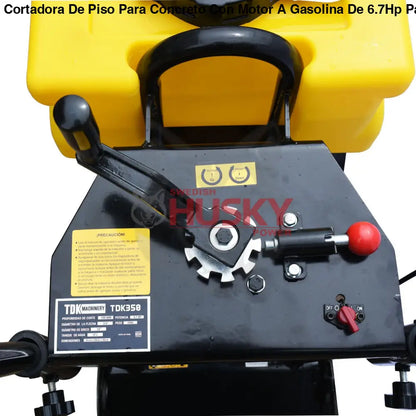 Cortadora De Piso Para Concreto Con Motor A Gasolina De 6.7Hp Para Discos De 14" TDK TDK350-KR67