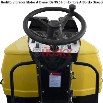 Rodillo Vibrador Motor A Diesel De 35.5 Hp Hombre A Bordo Direccion Hidraulica TDK-TDKR2700