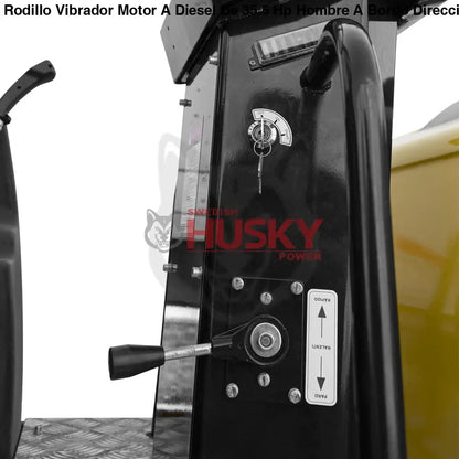 Rodillo Vibrador Motor A Diesel De 35.5 Hp Hombre A Bordo Direccion Hidraulica TDK-TDKR2700