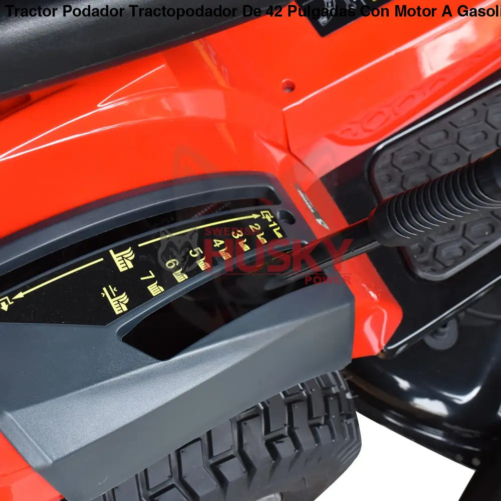 Tractor Podador Tractopodador De 42 Pulgadas Con Motor  A Gasolina Briggs & Stratton 4 Tiempos 500cc 17.5Hp Husky HKT1750B